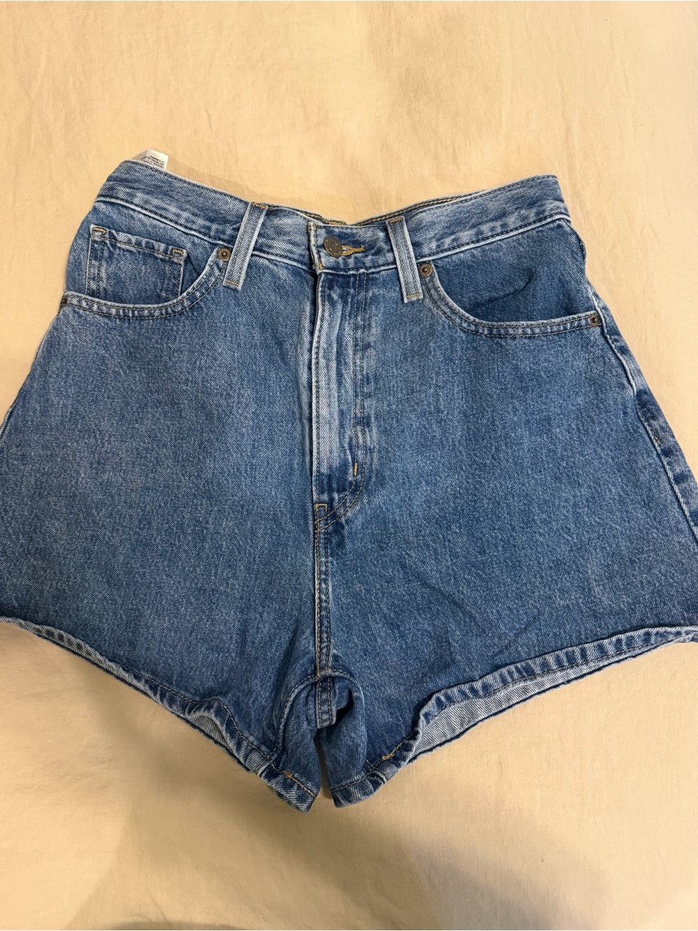 Levi's high waisted mom shorts size 28 - Picture 2 of 4